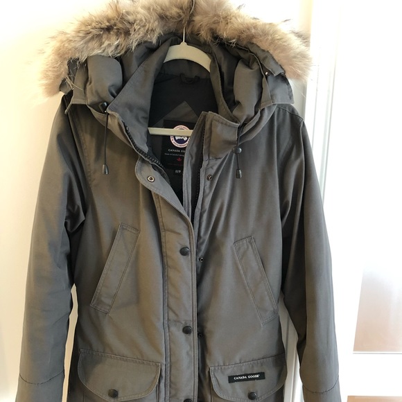 Canada Goose Jackets & Blazers - canada goose trillium/ xs